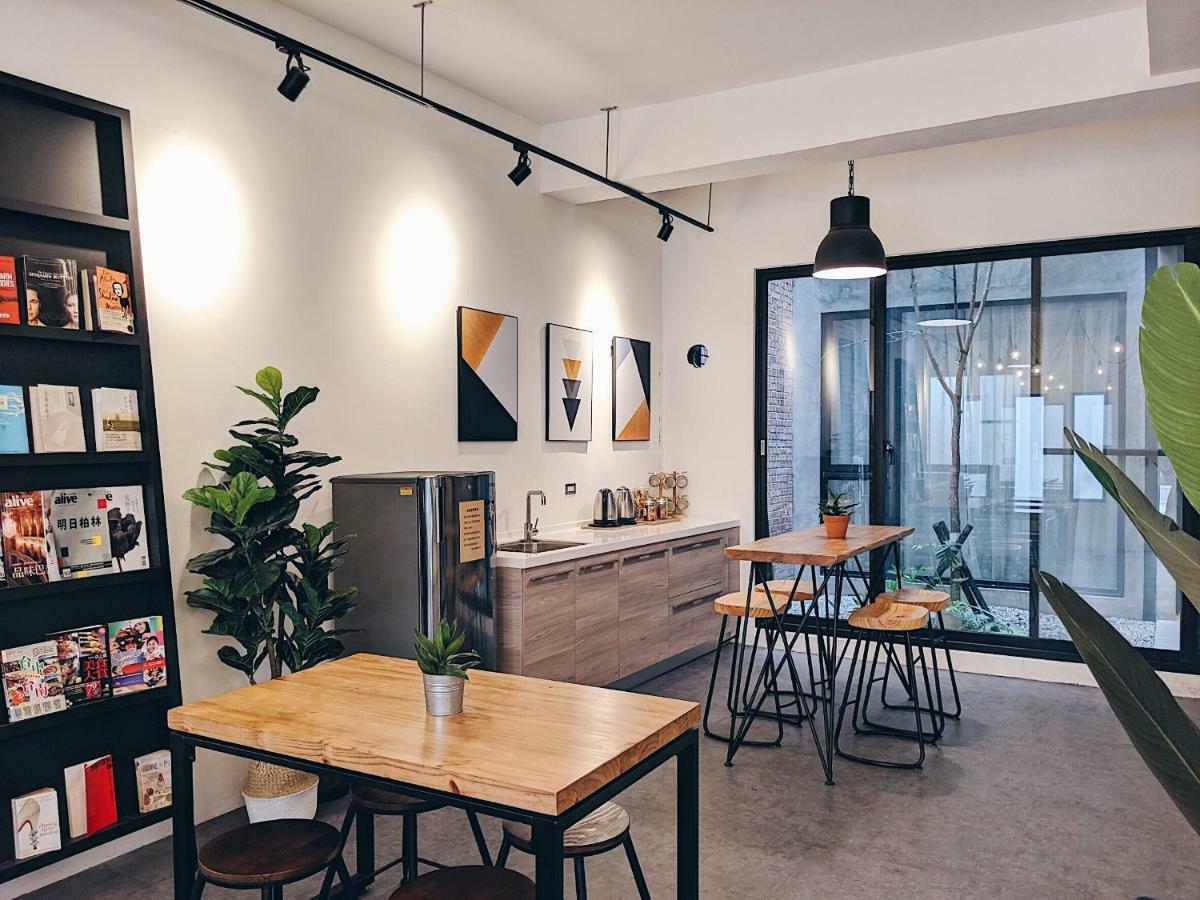 The Gatsby Apartment Tainan Extérieur photo